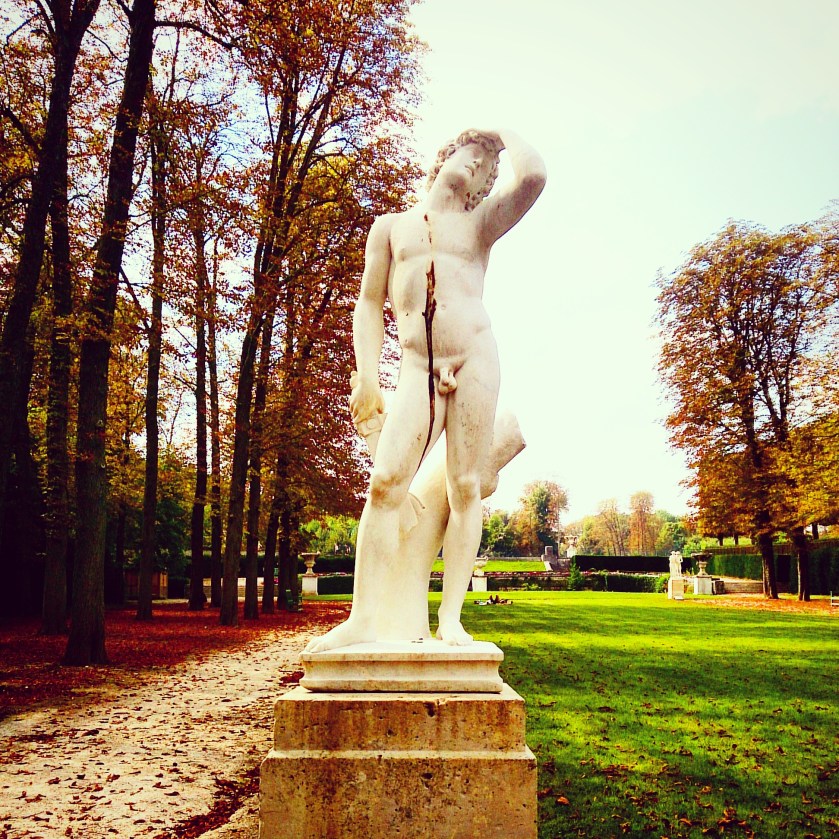 Don't you just hate it when a bird poos on you? Oh-lala 🙈