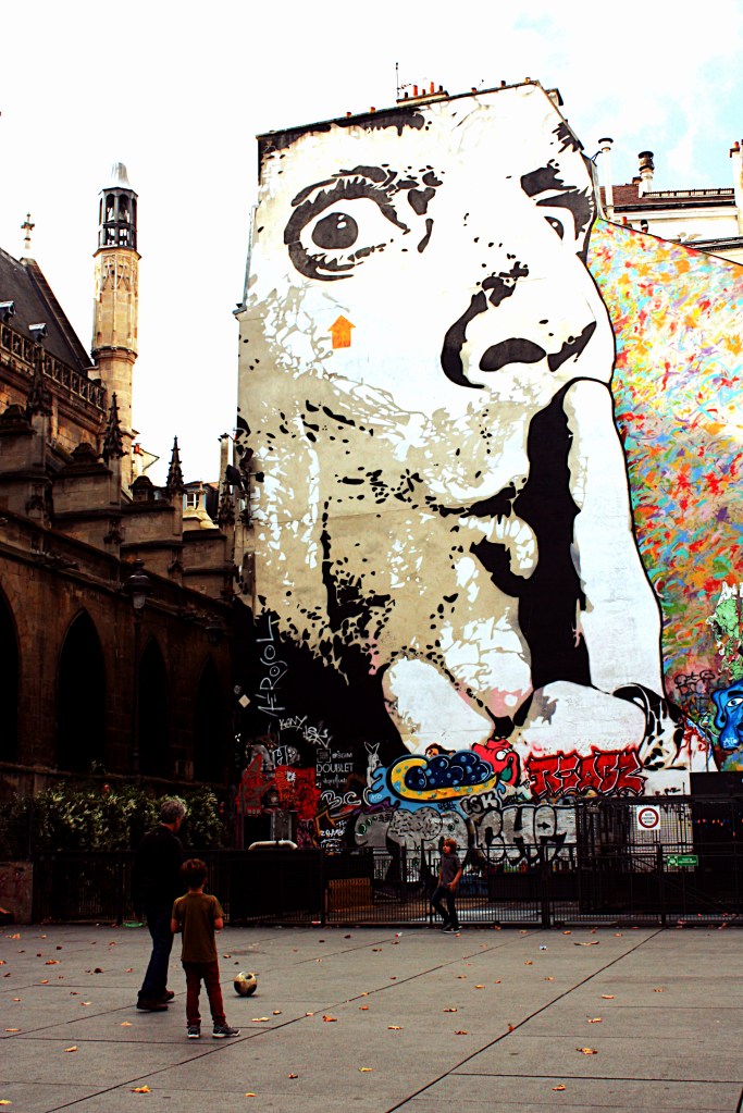 Salvador Dalí says shhh...