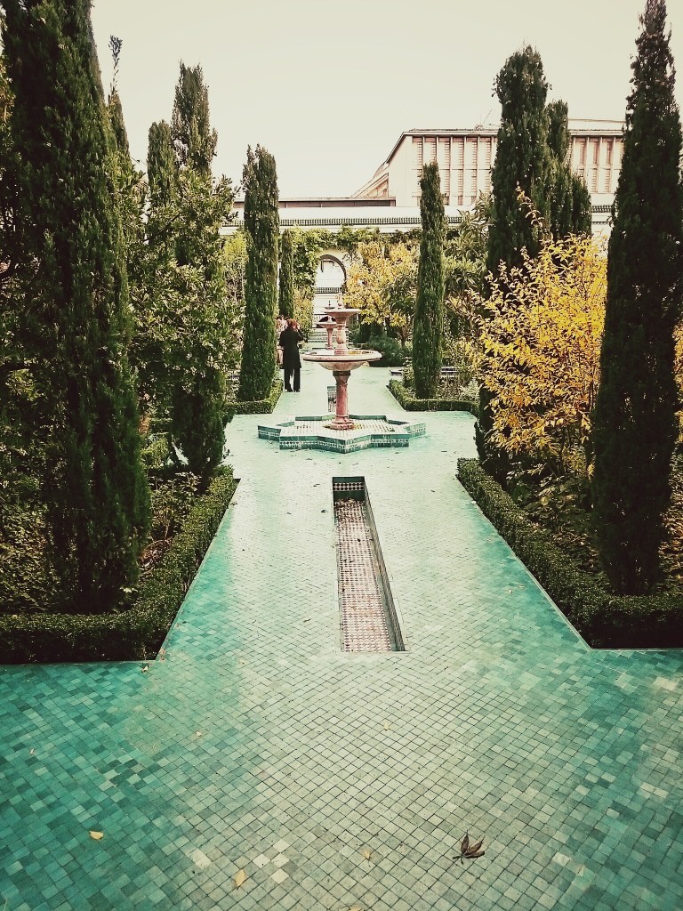 The courtyard within the Grande Mosquée de Paris